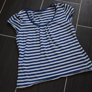 Old Navy Blue & White Stripe T-Shirt Size L